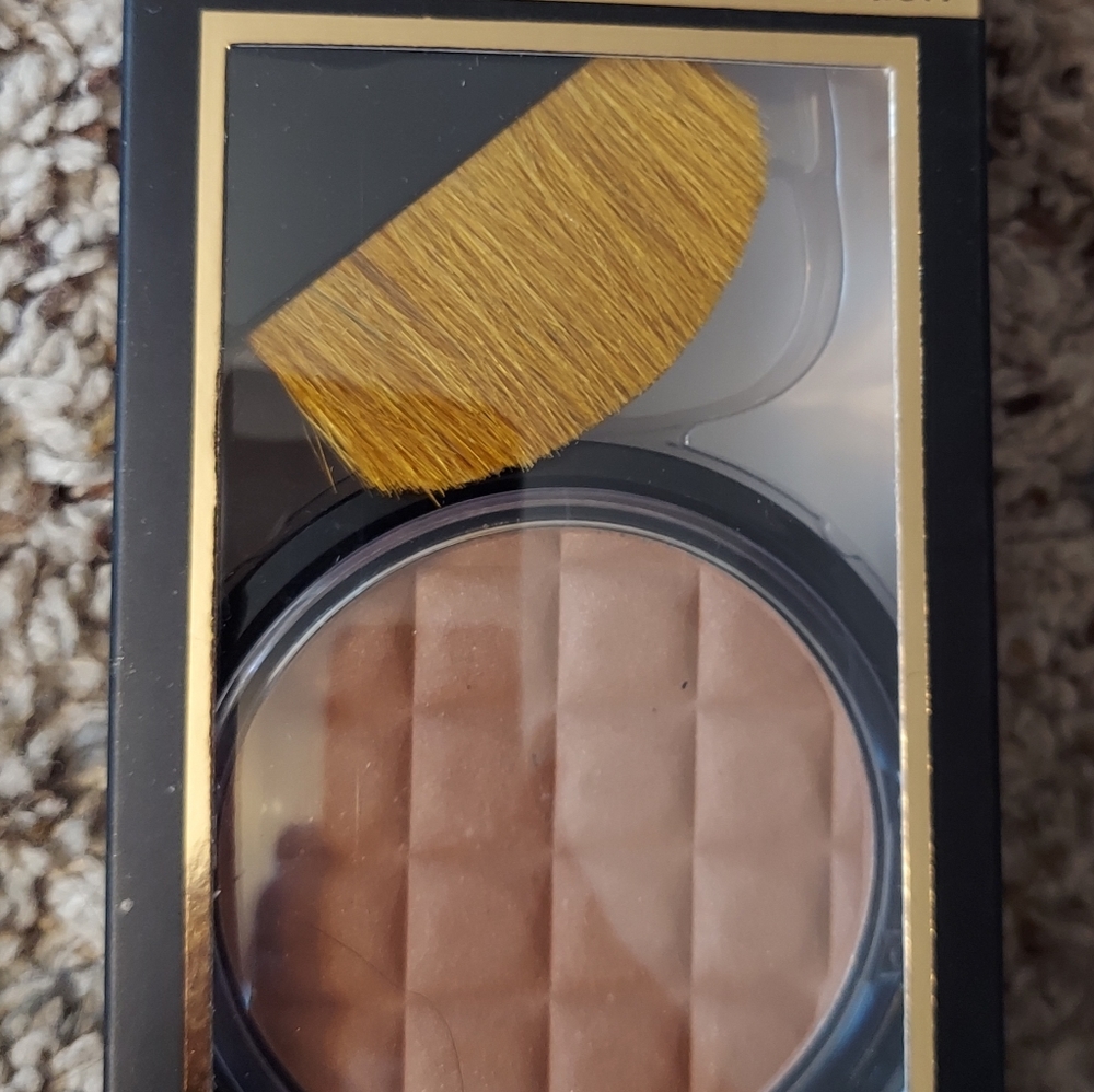 Mary Kate Ashley bronzer